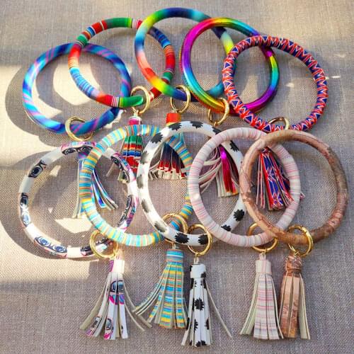 Flatfoosie New Fashion Multiful Tassel Keychain Enamel PU Leather Key Chain Monogram Circle Wristlet Keychain For Women Girls