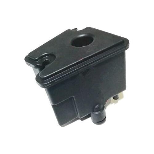 Steering wheel booster pump oil pot Suitable for Class E E300 Class C C300mer ced es-be nz2013Oil tank Steering booster oil can