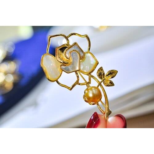 Nature Sea Salt Water Light Gold Pearl Brooch for Women Fine Presents Round Pearls 8-9mm Fine Jewelry