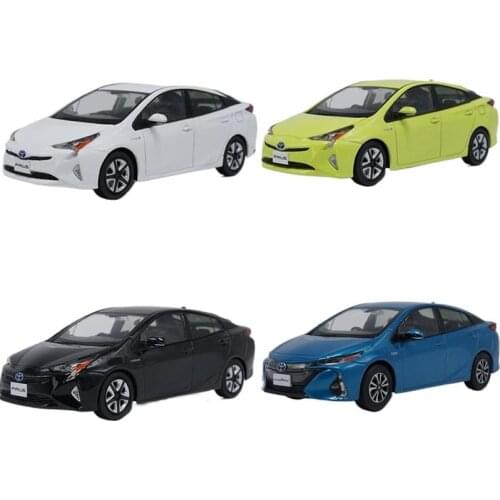 Simulation Alloy Car Model Toyota Prius PRIUSPHV Hybrid Premium Collection Ornaments Decoration Birthday Present Toys for Boys