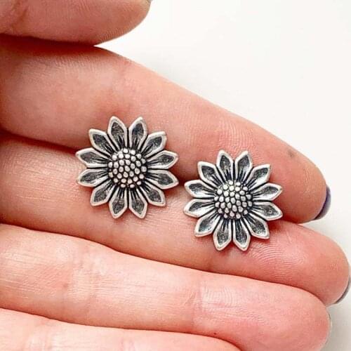 Hip Hop Bridal Flower Small Earrings Simple Female Sunflower Small Stud Earrings Vintage Silver Color Wedding Earrings For Women