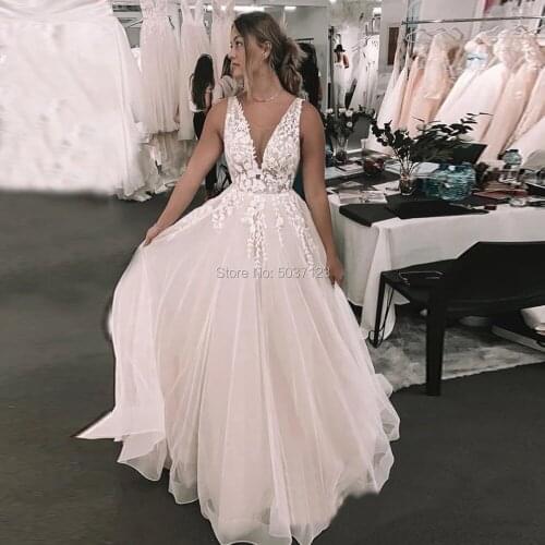 2020 Romantic Deep V Neckline Floral Applique Lace A Line Wedding Dresses Sexy Open back Sleeveless Bridal Gown Wedding Dress
