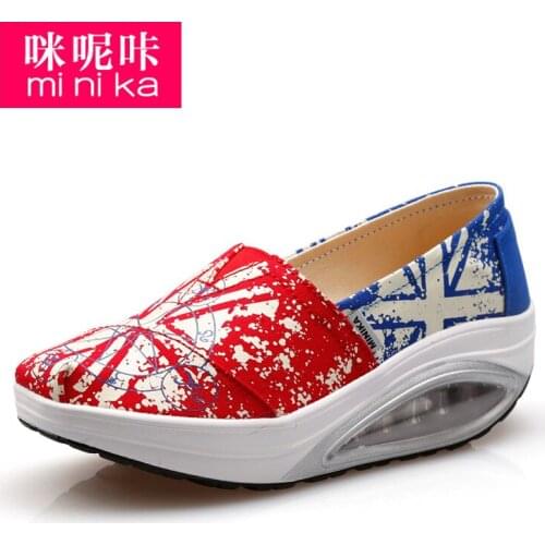 Minika Womens Walking Shoes Breathable Mesh Sneakers Easy to Match Sport Shoes Women Shoes Slip On Sapatilhas Mulher AA50009