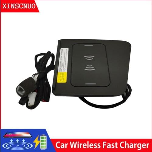 Car Accessories wireless charger for car For Toyota Highlander 2015-2018 Fast Charging Wireless Onboard Car Charging Pad