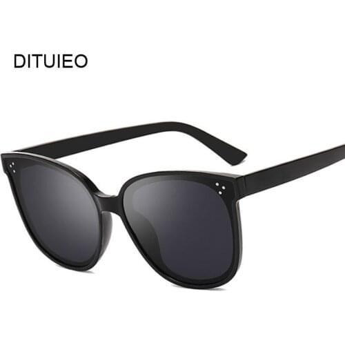 New Flat Top Sun Glasses Oversized Goggles Female Square Sunglasses Women Fashion Famous Brand Rivet Black Eyewear Gafas De Sol