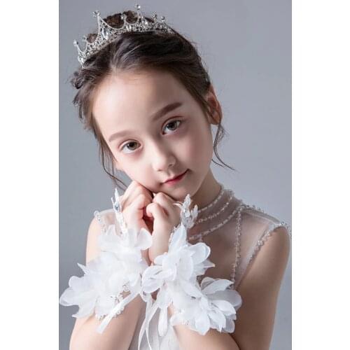 2019 Fashion Beauty Flower Girl Red White 20*8cm Fingerless Wedding Gloves Lace Beaded For Bridal Wedding Accessories