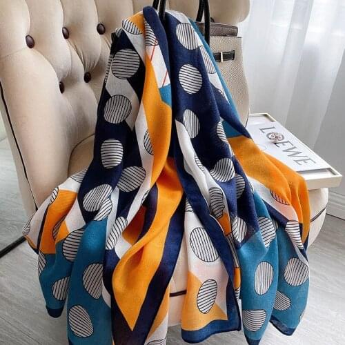 Brand Designer Cotton Scarf High Quality Foulard Bandana Long Lrage Shawls Wrpas Winter Blanket Pashmina Bandana 2021 New