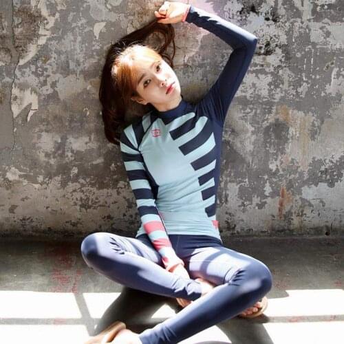 2021 New Womens Swimsuit 2 Pieces Swimwear Simple Fashionable Bathing Suit Sun-proof Beachwear Lovely Rashguard