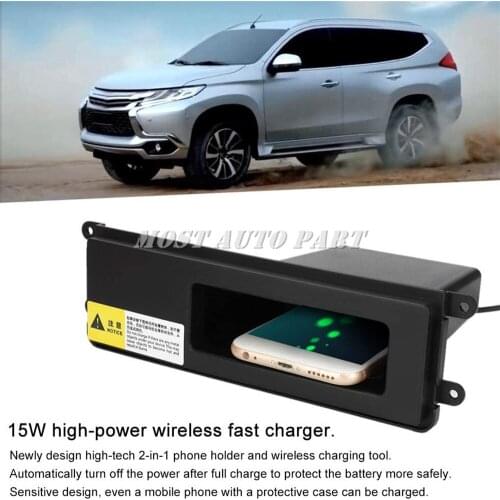 Interior Car Wireless Charger Phone Fast Charging Pad For Mitsubishi Pajero 2016-2020 LHD The Phone With QI Wireless Charging