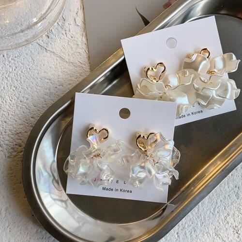 Vintage Flowers White Roses Flowers Petals Tassels Pendant Earrings Korea Exaggerated Temperament Acrylic Women Earrings Jewelry