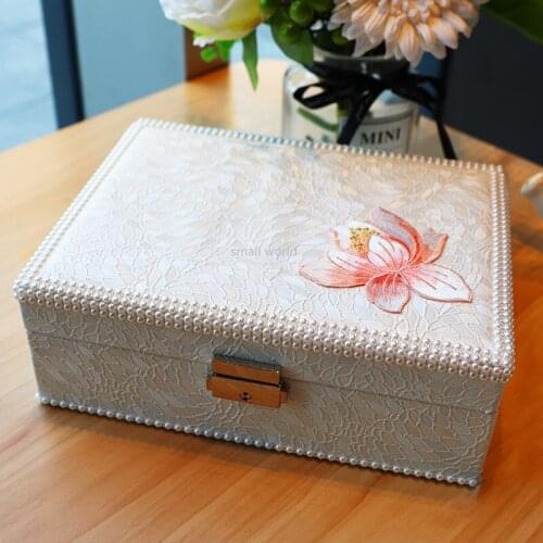 Antique Style Jewlery Box Embroidered Lotus Jewlery Box Double Layer with Lock Pu Ornament Storage Box Jewelry Box Wedding Gift