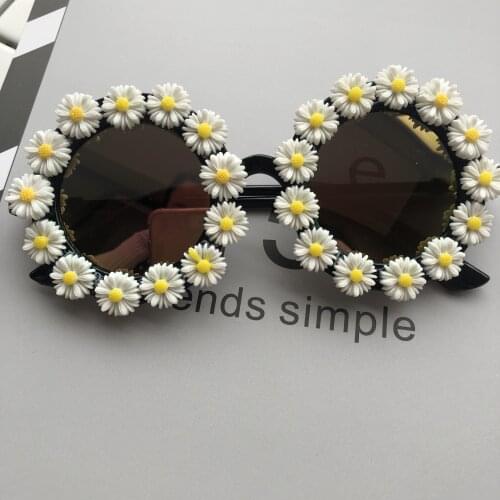 2019 Ladies Luxury Sunglasses Women Brand Designer Round Flower Female Transparent Frame Handmade Party Sun Glasses For Woman