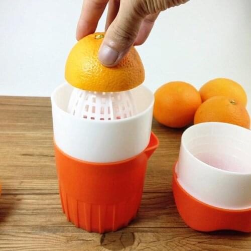 Portable Manual Citrus Juicer for Orange Lemon Fruit Squeezer 300ML Orange Juice Cup Outdoor Potable Juicer Machine TUE88