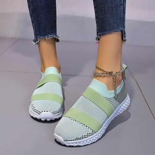 Fashion New Women Sneakers Casual Mesh Breathable Slip On Female Walking Shoes Comfortable Solid Color Ladies Vulcanized Shoes