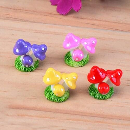 1Pc Cute Mushroom Bushes Mini Moss Landscape Decoration, Handmade Resin Sculptures Landscape Ornaments Household Desktop Decor