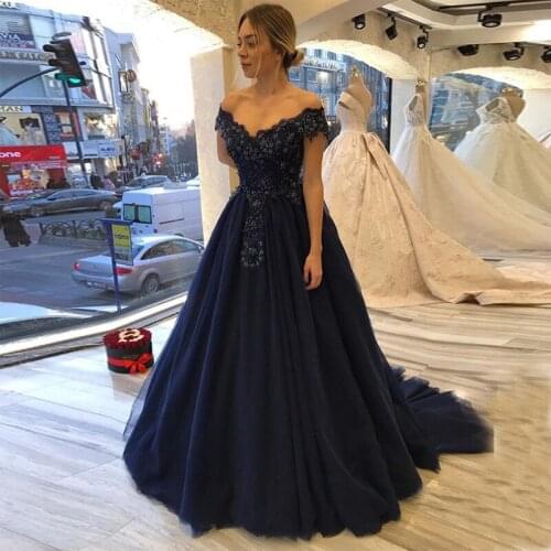 Hot Sale Off Shoulder Long Prom Dresses Boat Neck Short Sleeves Appliques Beaded Navy Blue Women Formal Party Dress Chapel Train