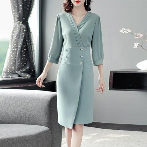 2021 spring new luxury V-neck middle-aged and old womens dress