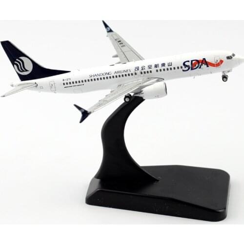 1: 400 Scale Shandong Airways B737-8MAX Airlines Model with Base Alloy Aircraft For Collectible Souvenir Show Gift Toys