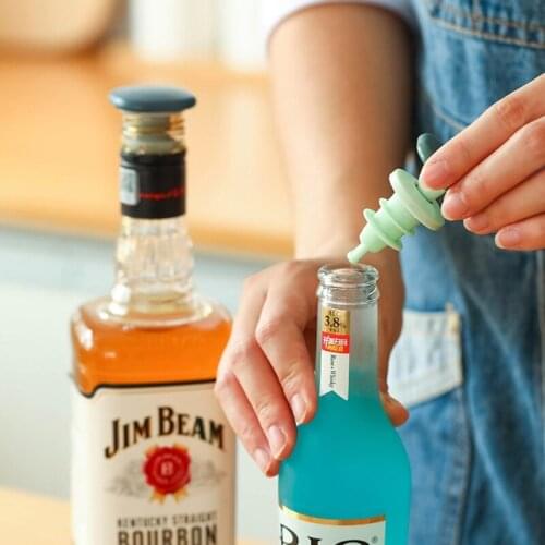 VFGTERTE 2Pcs Silicone Wine Stoppers Reusable Beer Bottle Caps Home Brew Stopper Plug Kitchen Bar Accessories Glass Saver Sealer