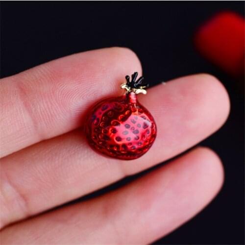 Lovely Small Red Enamel Fruit Collar Pins Anti-Glare Pomegranate Corsage for Women Girl Summer T- Shirt Lapel Pin Jewellery