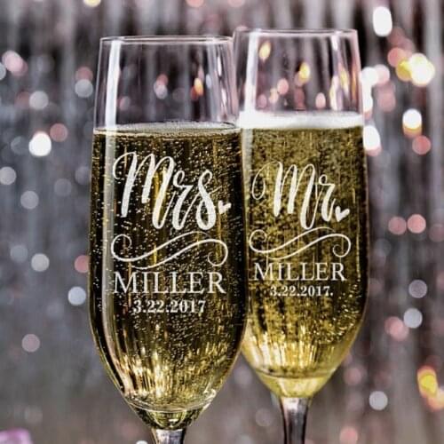 Personalized MR and MRS Wedding Champagne Flutes,Wedding Wine Glasses for Bride and Groom,Cups For Party Decor,Gift for Couple