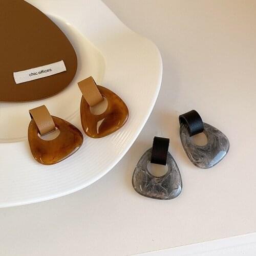 French Retro Geometric Earrings Leather Resin Earrings Female Classic Simple Temperament Earrings Tide