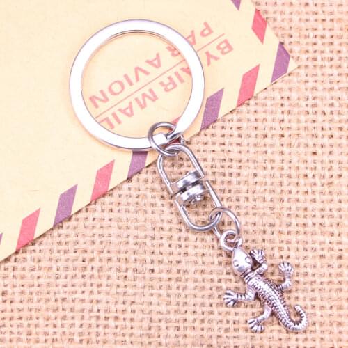 New Fashion Keychain 25x15mm gecko lizard Pendants DIY Men Jewelry Car Key Chain Ring Holder Souvenir For Gift