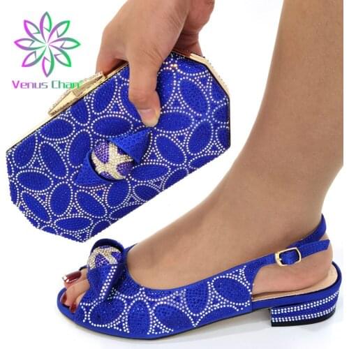 2021 Summer Hot Selling Italian Design Flower-Shaped Narrow Band Style Low Heels Golden Color Wedding Ladies Shoes and Bag Set