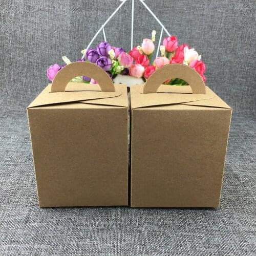 10Pcs/Lot 9.5x9.5x11cm Party Supply Kraft Paper Gift Packaging Box Souvenirs Container Portable Case Boxes Love Handle Box Favor
