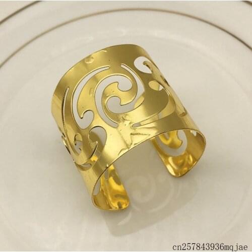 100pcs Wedding Napkin Rings Hollow Floral Pearl Napkin Holders Napkin Buckle Holder Christening Bangle Party Decoration