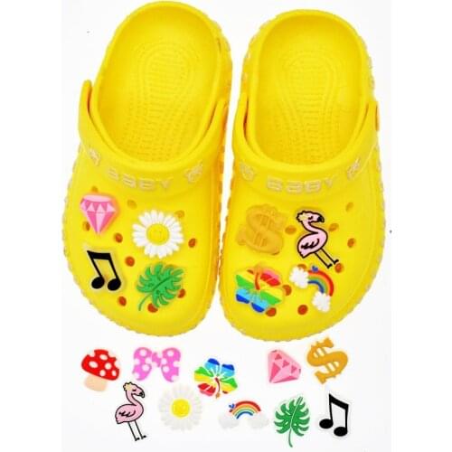 10pcs PVC Hot Sale Glowing Croc Charms Fluorescence Diamond Daisy Shoe Charms Sweet Accessories Shoe Decorations Kids Gift