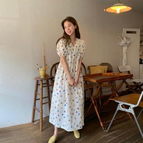 2021 spring and summer new V-neck slim and wild floral gentle temperament puff sleeve doll dress female