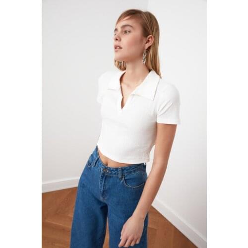 White V-Neck Crop Knitted Blouse TWOSS21BZ0038