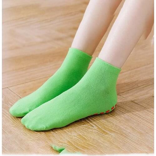 A pack Of 6-Color Cotton Dot Glue Non-Slip Socks Trampoline Yoga Floor Socks Sports Sweat-Absorbent And Breathable Socks