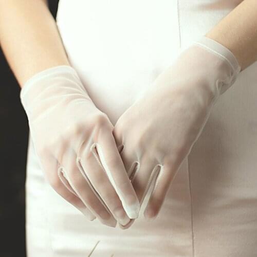 Simple Bridal Short Wrist Gloves Plain Mesh Finger Gloves for Wedding Travel Studio Photo Daily Life WG002