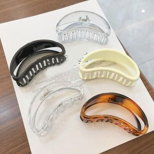 Medium Size Half Moon Shaped Hair Claw Transparent Amber Acrylic Hair Clip Fashion Simple Hair Accessories DIY Hair Styling Tool