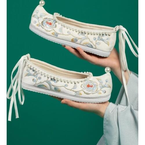 Improved Pearl Head-scratching Clothing Shoes Women Ancient Antique Flat-bottomed Embroidered Shoes Elegant Summer New Products