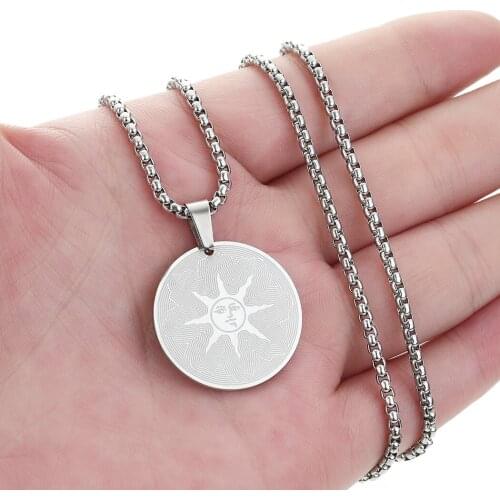 CHENGXUN Warrior of Sunlight Necklace Women Men, Dark Souls Pendant Chain, Solaire of Astora Sun Charm Amulet Talisman Jewelry