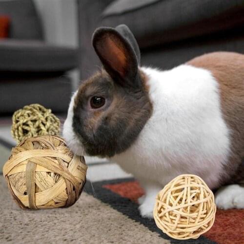 5pcs Small Animal Natural Grass Chew Bite Ball Hamster Rabbit Pet Teeth Clean