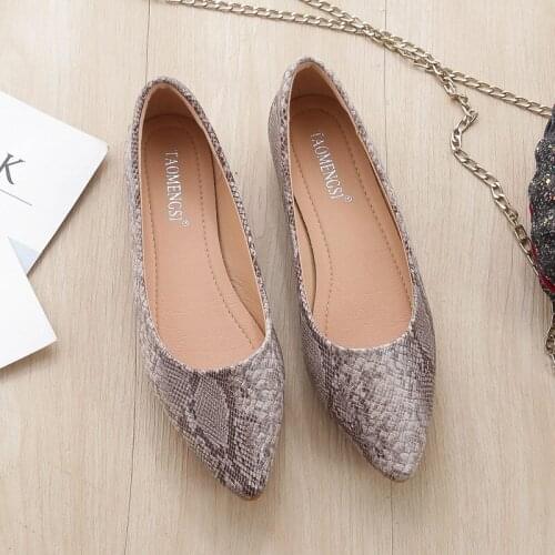 Zapatos de mujer New 2020 Spring Womens Shallow Slip-on Female Snakeskin Soft Comfortable Flat Shoes For Ladies Plus Size 33-43