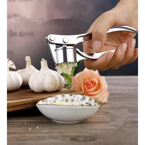 1PC Garlic Clip Manually Garlic Press / Portable Food Grinder Pressure Control Fruit Salad Kitchen Garlic Presses KX 132