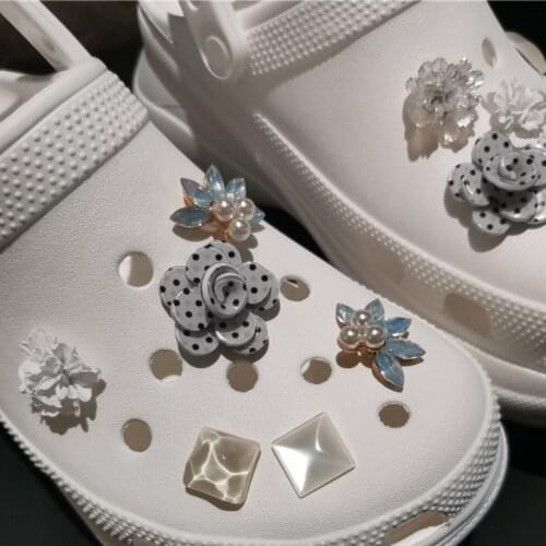 Elegant Croc Charms 2021 New Brand Croc Charms Designer Vintage Shoe Charms Lovely Shoe Decoration Shoe Accessories for Girls