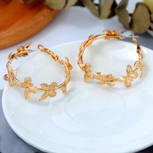 Trendy New Cute Hollow Butterfly Big Hoop Earrings for Women Multicolor Metal Geometric Earrings Creative Design Party Jewelry