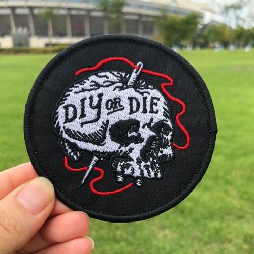Pulaqi Fashion Punk Skull Patch Diy Embroidery Sew On Clothes Sew-on Sticker Arm Badge Decor For T-Shirt Jeans Hat Garment H