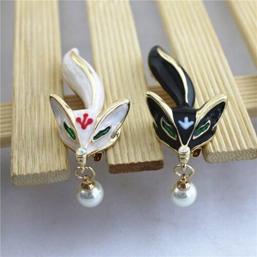 Customized European and American style fashion alloy oil drop fox brooch Simple temperament enamel pearl corsage