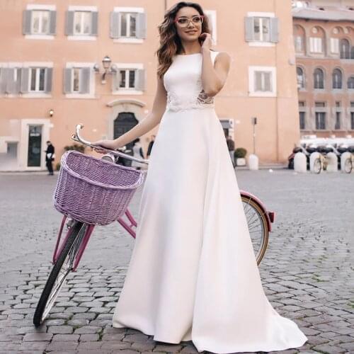Classic Soft Satin V-Neck Short Sleeves Wedding Gowns Beach A Line Front Slit Criss Cross Backless Bridal Dress Plus Size