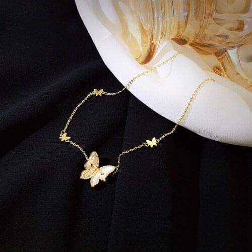 2021 New Elegant White Butterfly Pendant Necklace For Woman Gold Clavicle Chain Korean Fashion Jewelry Girls Sexy Necklace