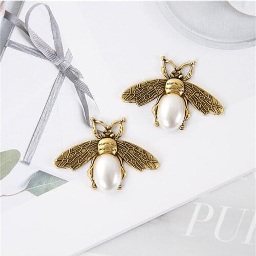 Julie Wang 5PCS Bee Charms Plastic Tail Zinc Alloy Antique Gold Color Honeybee Insect Pendant Brooch Jewelry Making Accessory