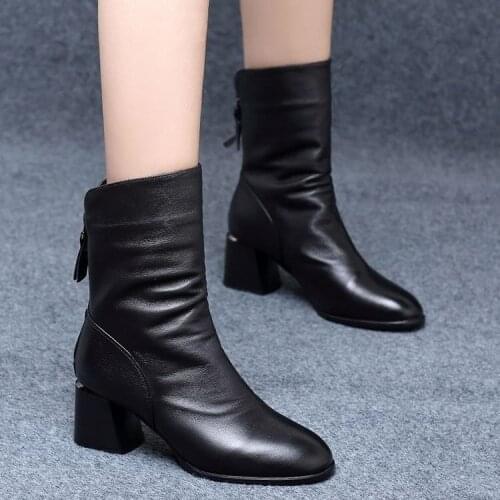Short boots children 2020 autumn and winter new thick heel round toe mid-tube plus cashmere cotton boots female Martin boots
