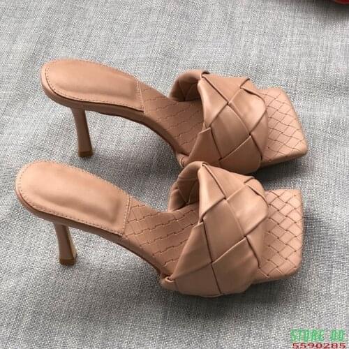2020 Fashion Square Toe Weave High Heels Shoes Women Slippers Leather Luxury Designer Ladies Street Beach Sandals Slides Shoes